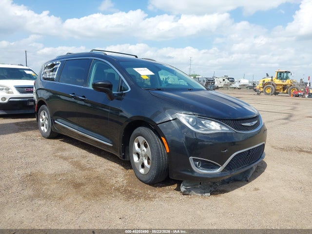 Продажа на аукционе авто 2017 Chrysler Pacifica Touring-l Plus, vin: 2C4RC1EG6HR520814, номер лота: 45202490