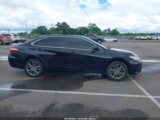 45202542 :رقم المزاد ، 4T1BF1FK6GU261704 vin ، 2016 Toyota Camry Se مزاد بيع