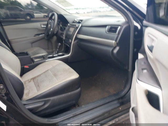 45202542 :رقم المزاد ، 4T1BF1FK6GU261704 vin ، 2016 Toyota Camry Se مزاد بيع