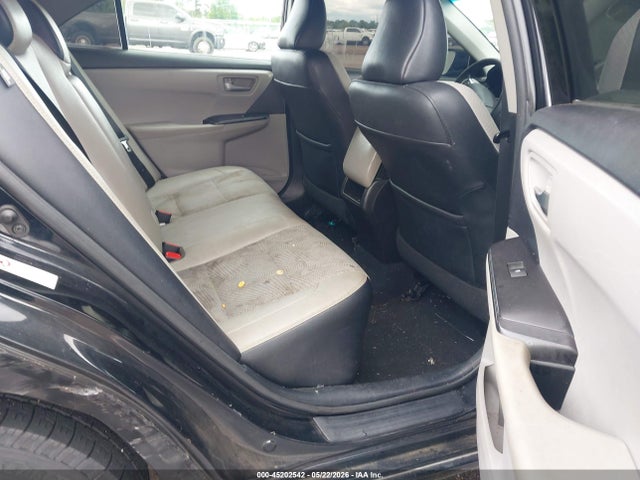 45202542 :رقم المزاد ، 4T1BF1FK6GU261704 vin ، 2016 Toyota Camry Se مزاد بيع