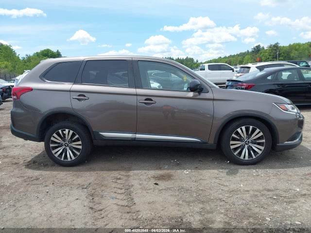 45202548 :رقم المزاد ، JA4AZ3A34KZ008227 vin ، 2019 Mitsubishi Outlander Es مزاد بيع