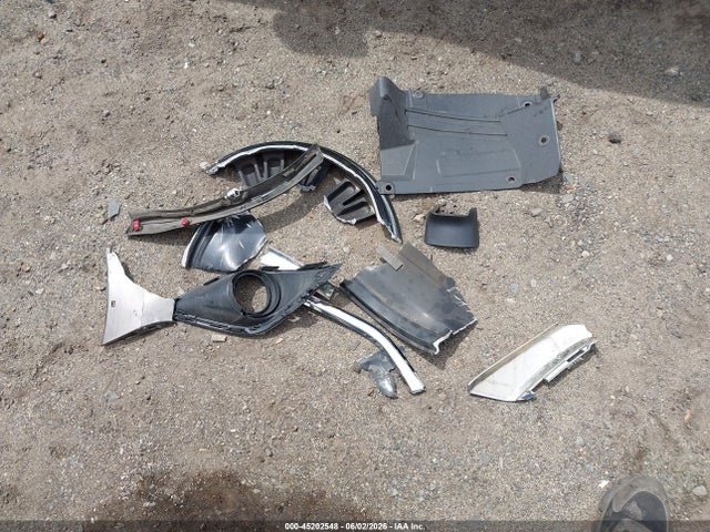 45202548 :رقم المزاد ، JA4AZ3A34KZ008227 vin ، 2019 Mitsubishi Outlander Es مزاد بيع