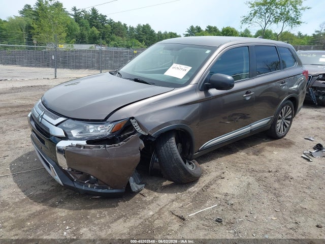 45202548 :رقم المزاد ، JA4AZ3A34KZ008227 vin ، 2019 Mitsubishi Outlander Es مزاد بيع