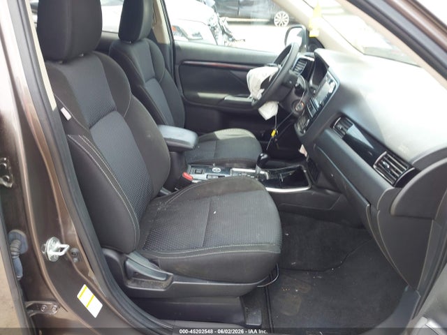 45202548 :رقم المزاد ، JA4AZ3A34KZ008227 vin ، 2019 Mitsubishi Outlander Es مزاد بيع