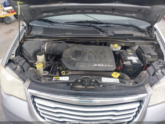 45202556 :رقم المزاد ، 2C4RC1CG3DR810313 vin ، 2013 Chrysler Town & Country Touring-l مزاد بيع