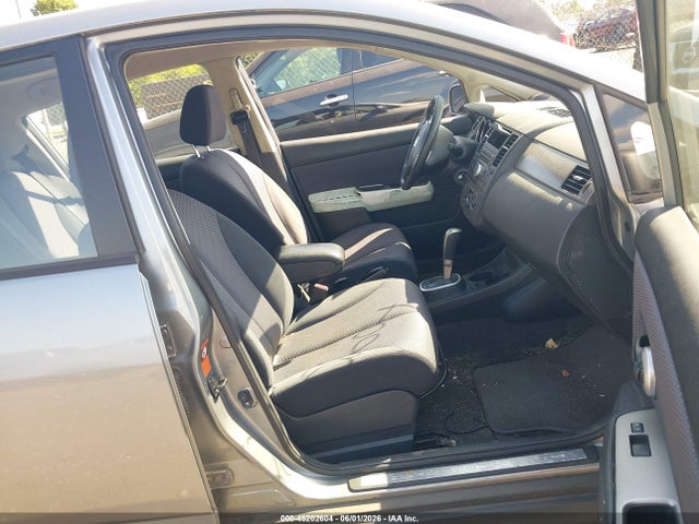 2009 Nissan Versa 1.8sl მანქანა იყიდება აუქციონზე, vin: 3N1BC13E59L405058, აუქციონის ნომერი: 45202604