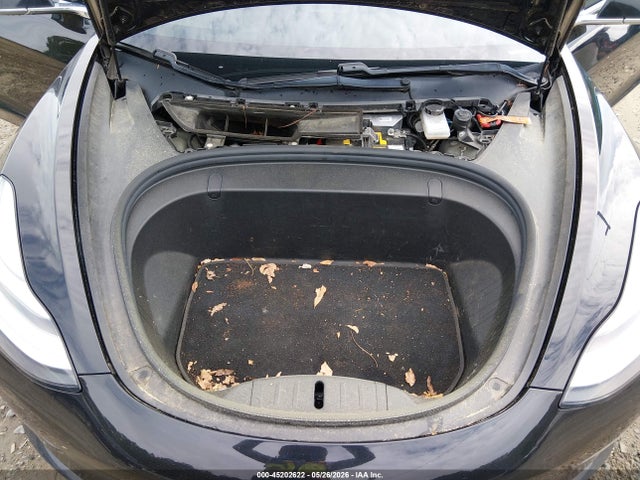 Продажа на аукционе авто 2018 Tesla Model 3 Long Range/performance, vin: 5YJ3E1EB9JF184694, номер лота: 45202622