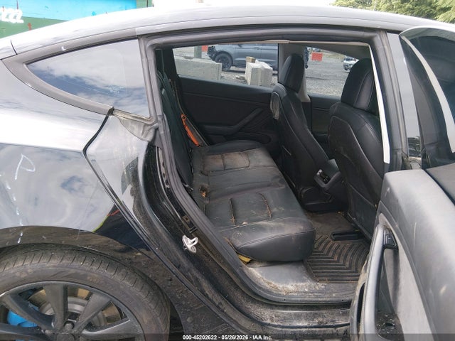 Продажа на аукционе авто 2018 Tesla Model 3 Long Range/performance, vin: 5YJ3E1EB9JF184694, номер лота: 45202622