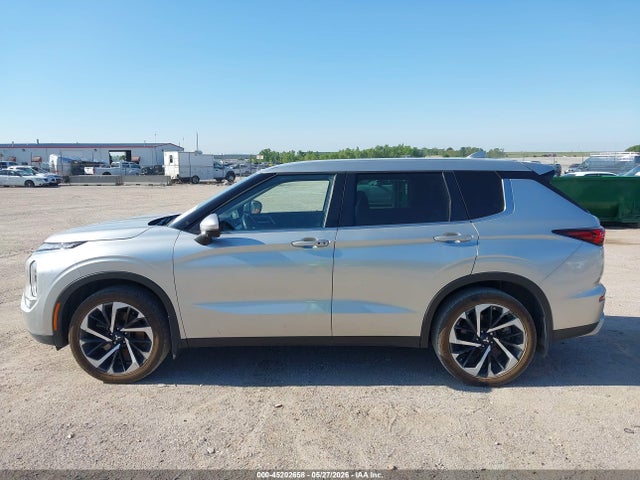 Продажа на аукционе авто 2022 Mitsubishi Outlander Se 2.5 S-awc, vin: JA4J4UA87NZ085551, номер лота: 45202658