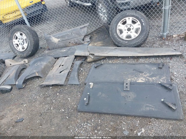2003 Chevrolet Avalanche 1500 მანქანა იყიდება აუქციონზე, vin: 3GNEK13T03G125812, აუქციონის ნომერი: 45202738