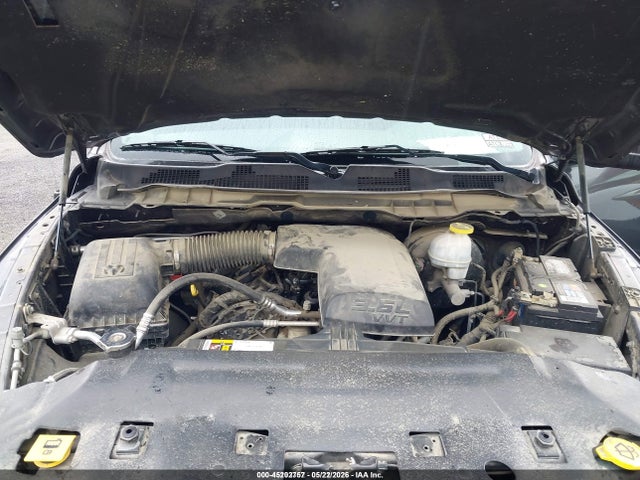 45202757 :رقم المزاد ، 1C6RR7KG0JS300490 vin ، 2018 Ram 1500 Tradesman  4x4 5'7 Box مزاد بيع