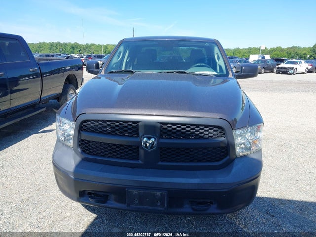 45202757 :رقم المزاد ، 1C6RR7KG0JS300490 vin ، 2018 Ram 1500 Tradesman  4x4 5'7 Box مزاد بيع