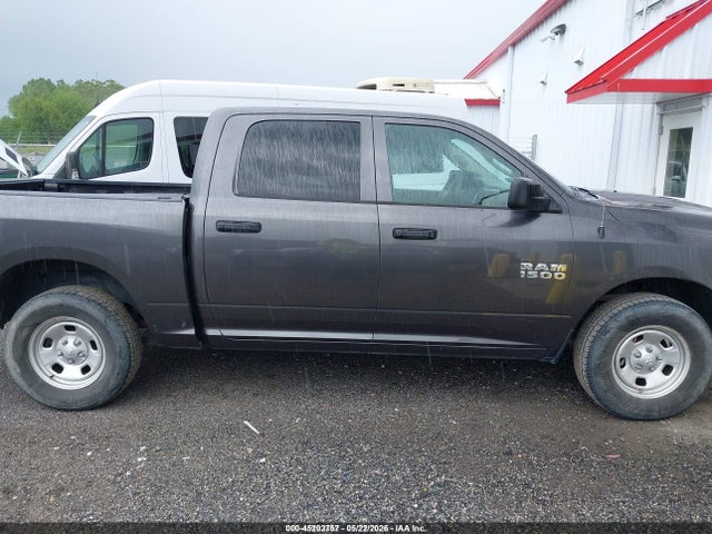 45202757 :رقم المزاد ، 1C6RR7KG0JS300490 vin ، 2018 Ram 1500 Tradesman  4x4 5'7 Box مزاد بيع