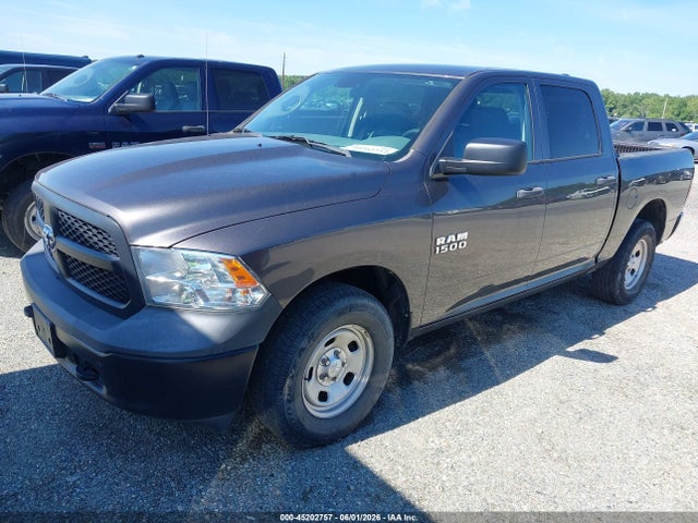 45202757 :رقم المزاد ، 1C6RR7KG0JS300490 vin ، 2018 Ram 1500 Tradesman  4x4 5'7 Box مزاد بيع