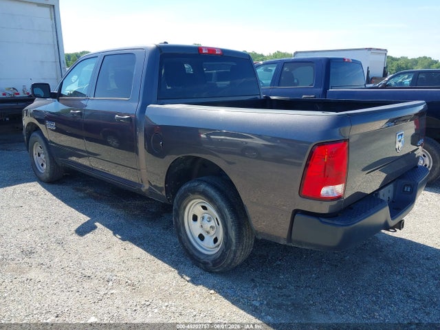 45202757 :رقم المزاد ، 1C6RR7KG0JS300490 vin ، 2018 Ram 1500 Tradesman  4x4 5'7 Box مزاد بيع