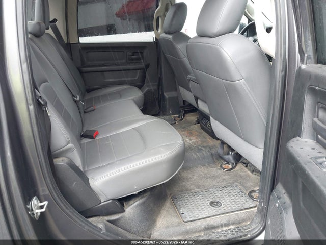 45202757 :رقم المزاد ، 1C6RR7KG0JS300490 vin ، 2018 Ram 1500 Tradesman  4x4 5'7 Box مزاد بيع