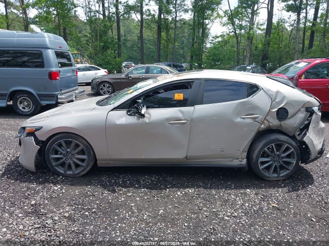 Продаж на аукціоні авто 2022 Mazda Mazda3 Preferred, vin: JM1BPALLXN1520398, номер лоту: 45202787