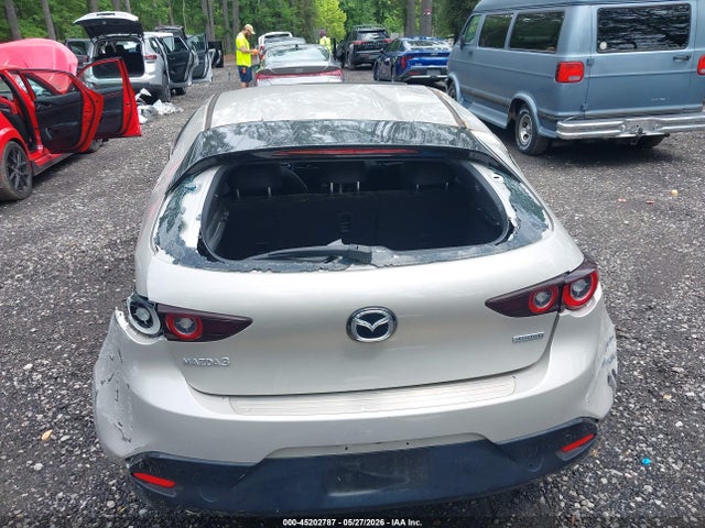 Продаж на аукціоні авто 2022 Mazda Mazda3 Preferred, vin: JM1BPALLXN1520398, номер лоту: 45202787