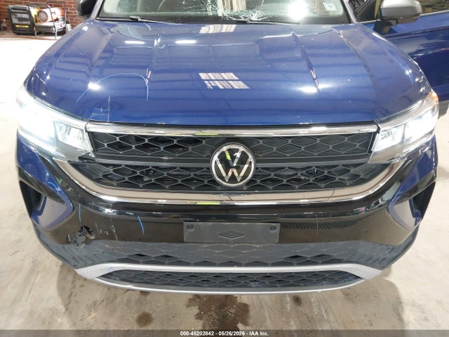 Продаж на аукціоні авто 2022 Volkswagen Taos 1.5t S, vin: 3VVMX7B21NM050433, номер лоту: 45202842
