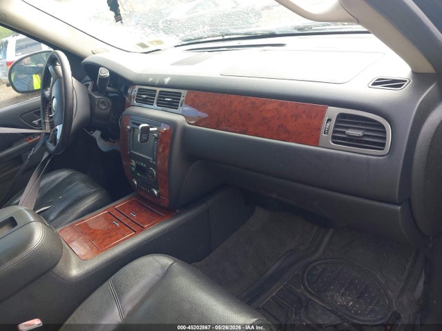 2014 Chevrolet Suburban 1500 Ltz მანქანა იყიდება აუქციონზე, vin: 1GNSKKE7XER111704, აუქციონის ნომერი: 45202867