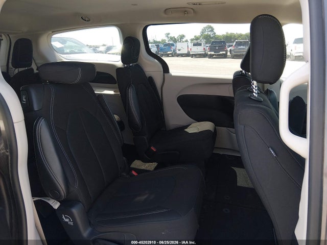Chrysler Voyager Lx 2022 2C4RC1CG6NR127801 Image 8