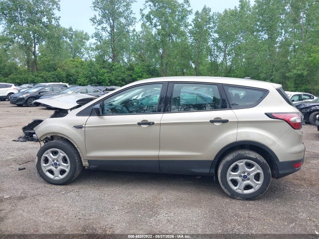 45202922 :رقم المزاد ، 1FMCU0F71JUA33701 vin ، 2018 Ford Escape S مزاد بيع