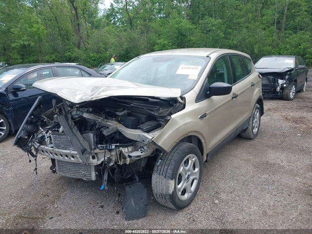 45202922 :رقم المزاد ، 1FMCU0F71JUA33701 vin ، 2018 Ford Escape S مزاد بيع