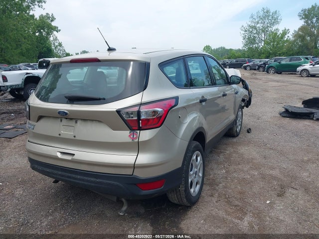 45202922 :رقم المزاد ، 1FMCU0F71JUA33701 vin ، 2018 Ford Escape S مزاد بيع