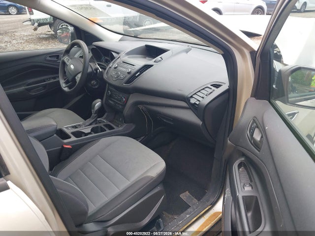 45202922 :رقم المزاد ، 1FMCU0F71JUA33701 vin ، 2018 Ford Escape S مزاد بيع