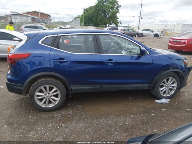 JN1BJ1CP8JW180446 Nissan Rogue Sport S