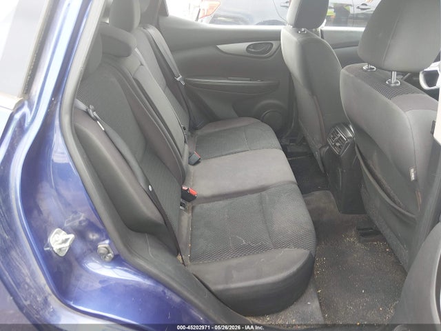 JN1BJ1CP8JW180446 Nissan Rogue Sport S