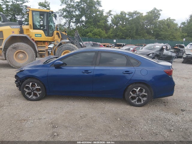 2020 Kia Forte Lxs მანქანა იყიდება აუქციონზე, vin: 3KPF24AD2LE176623, აუქციონის ნომერი: 45203044