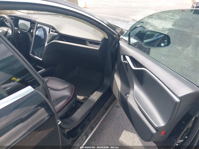 Продаж на аукціоні авто 2014 Tesla Model S, vin: 5YJSA1S14EFP51175, номер лоту: 45203100