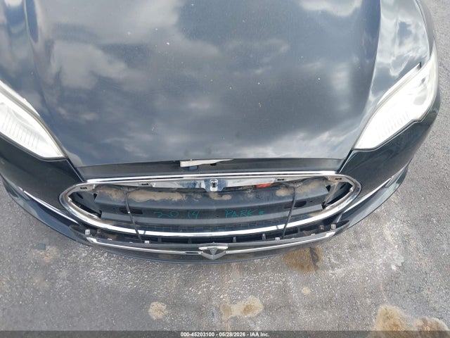 Продаж на аукціоні авто 2014 Tesla Model S, vin: 5YJSA1S14EFP51175, номер лоту: 45203100