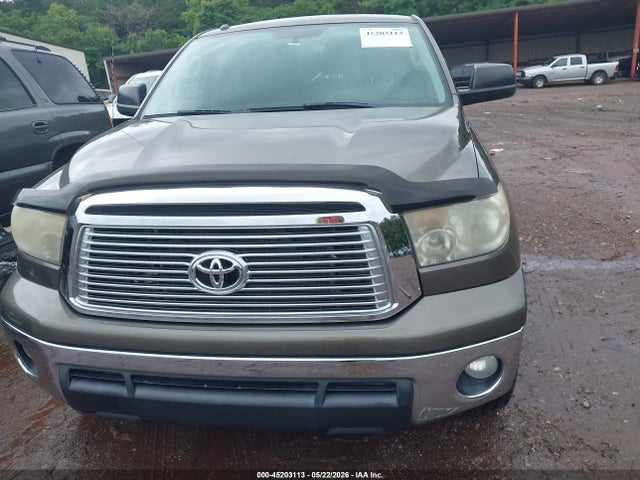 45203113 :رقم المزاد ، 5TFDW5F18AX142232 vin ، 2010 Toyota Tundra Grade 5.7l V8 مزاد بيع