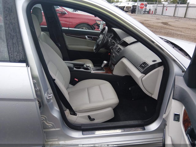 2011 Mercedes-benz C 300 Luxury/sport მანქანა იყიდება აუქციონზე, vin: WDDGF5EB7BR158036, აუქციონის ნომერი: 45203244