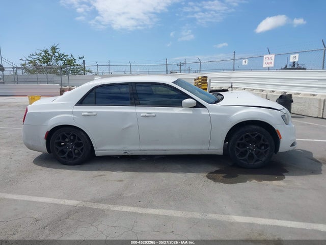 Chrysler 300 300s 2019 2C3CCABG8KH634020 Image 14