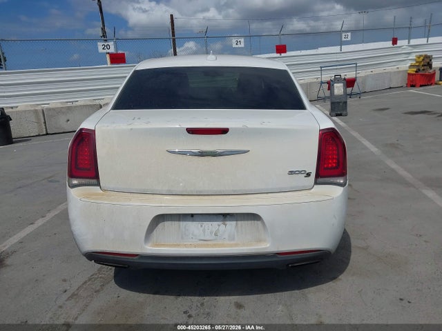 Chrysler 300 300s 2019 2C3CCABG8KH634020 Image 17