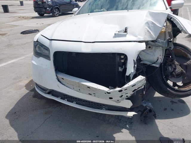 Chrysler 300 300s 2019 2C3CCABG8KH634020 Image 18