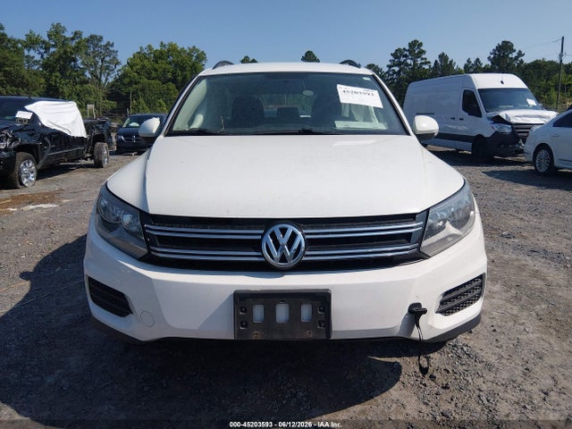 2015 Volkswagen Tiguan S მანქანა იყიდება აუქციონზე, vin: WVGAV7AX6FW615101, აუქციონის ნომერი: 45203593