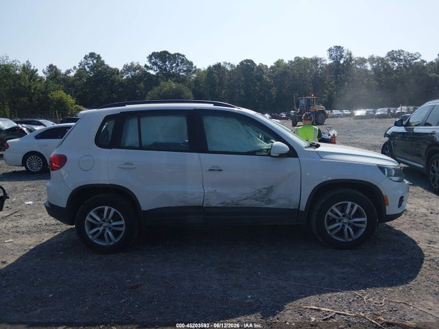 2015 Volkswagen Tiguan S მანქანა იყიდება აუქციონზე, vin: WVGAV7AX6FW615101, აუქციონის ნომერი: 45203593