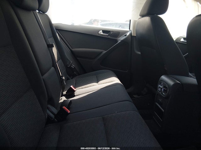 2015 Volkswagen Tiguan S მანქანა იყიდება აუქციონზე, vin: WVGAV7AX6FW615101, აუქციონის ნომერი: 45203593