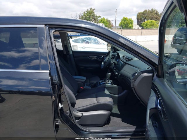 JN8AT2MV8HW021477 Nissan ROGUE S