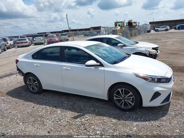 2023 Kia Forte Lxs მანქანა იყიდება აუქციონზე, vin: 3KPF24AD0PE622306, აუქციონის ნომერი: 45203639