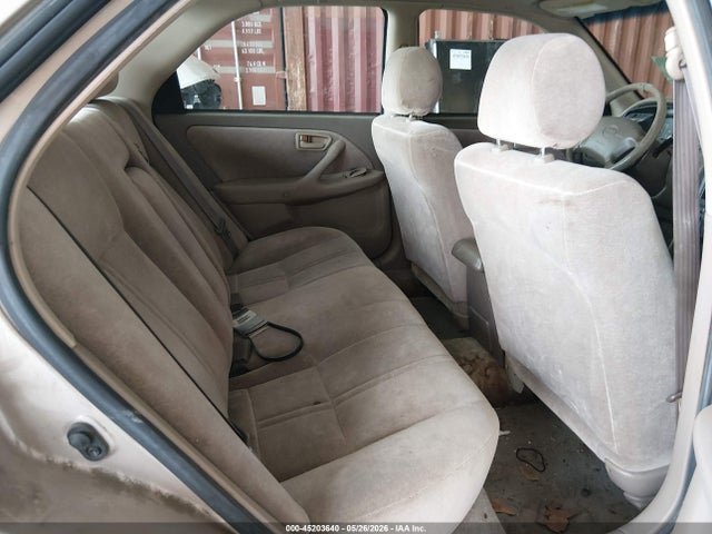 45203640 :رقم المزاد ، 4T1BG22K7WU329063 vin ، 1998 Toyota Camry Le مزاد بيع