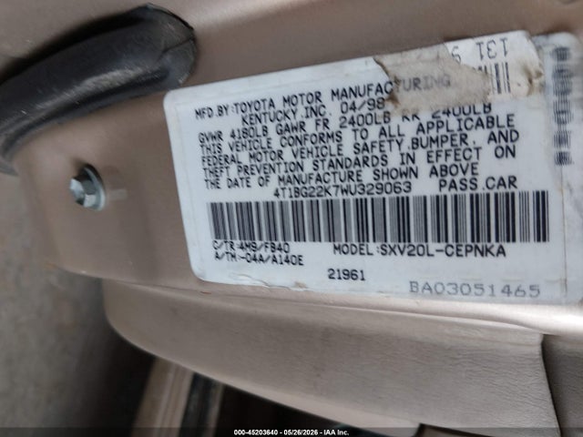 45203640 :رقم المزاد ، 4T1BG22K7WU329063 vin ، 1998 Toyota Camry Le مزاد بيع
