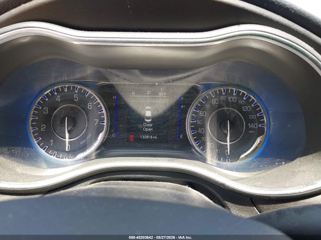 45203642 :رقم المزاد ، 1C3CCCAG4FN758800 vin ، 2015 Chrysler 200 Limited مزاد بيع