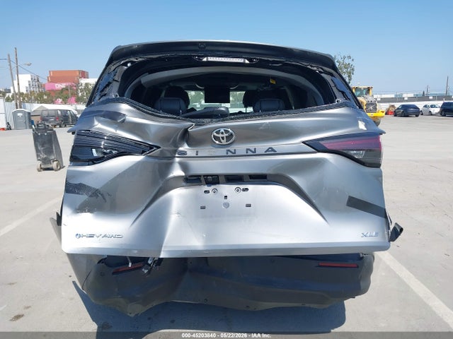 2026 Toyota Sienna Xle მანქანა იყიდება აუქციონზე, vin: 5TDYSKFC4TS235724, აუქციონის ნომერი: 45203840