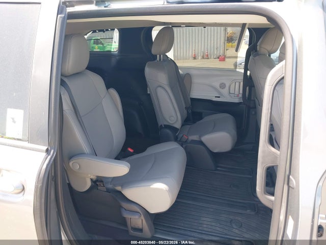 2026 Toyota Sienna Xle მანქანა იყიდება აუქციონზე, vin: 5TDYSKFC4TS235724, აუქციონის ნომერი: 45203840