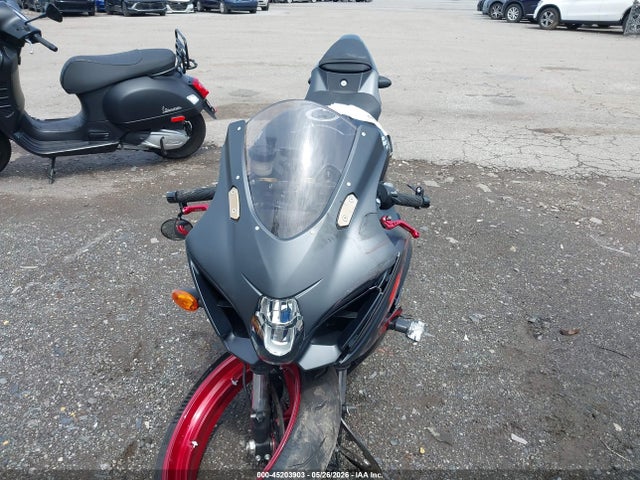 2017 Suzuki Gsx-r1000 მანქანა იყიდება აუქციონზე, vin: JS1DM11B9H2100393, აუქციონის ნომერი: 45203903